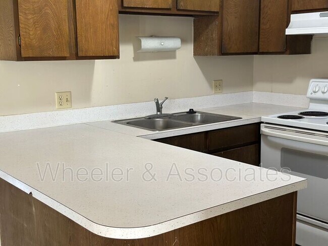 Building Photo - 242 W 4850 S
