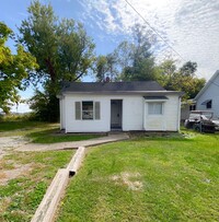 Building Photo - Coming Soon 3 Bedroom/1 Bathroom North Sid...