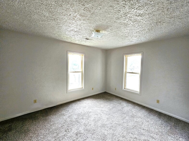 Bedroom 2- 10.6 x 13 - 170 Lathrop Ave