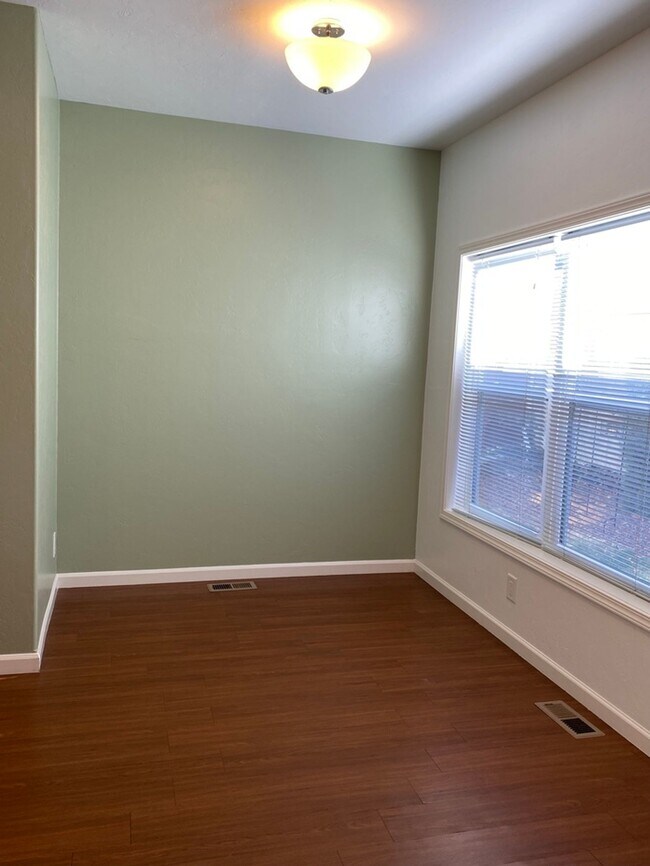 Building Photo - 509 East Kiowa-102