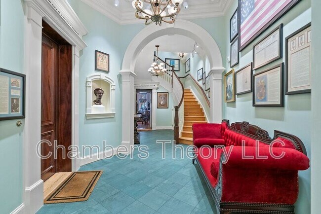 Building Photo - 4 Logan Cir NW