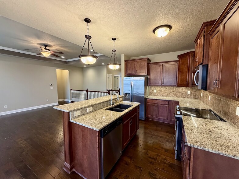 Building Photo - 2721 London Dr