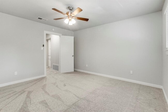 Building Photo - 2414 Burleson Ct