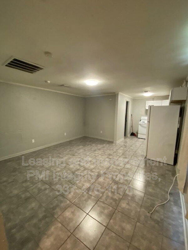 Building Photo - 318 Auburn Dr