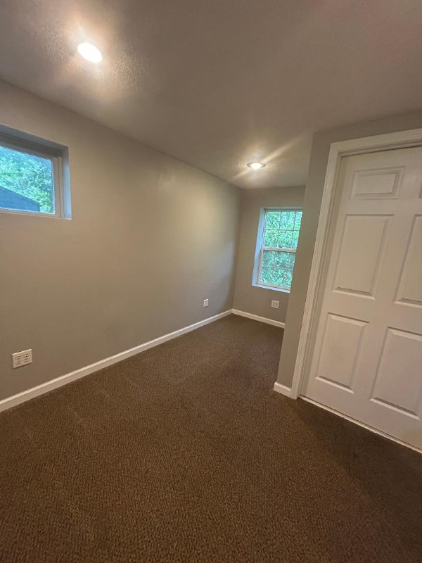 Building Photo - 6433 Oak Dr