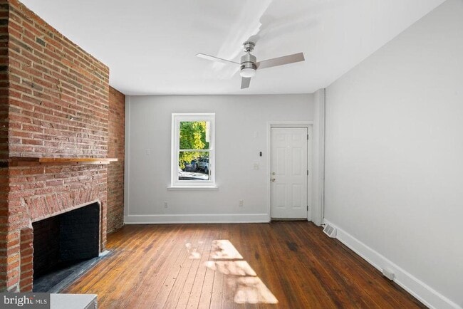 Building Photo - 937 N American St