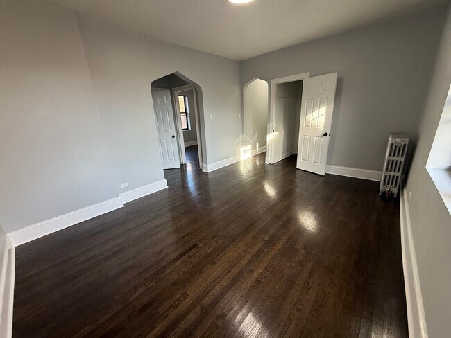 Building Photo - 5244 S Drexel Ave