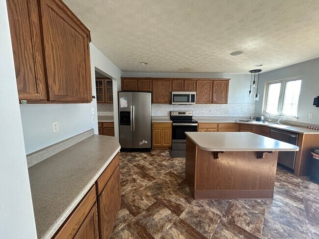 Building Photo - 1608 Michael Dr