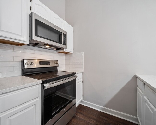 Building Photo - Rent 2 Get 2 Rooms for Free- This home is Priced as a 2bdrm in Intown Atlanta