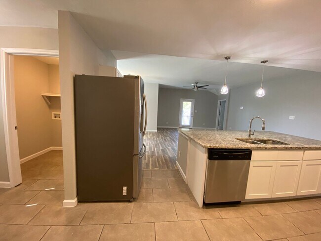 Building Photo - Meadow Brook