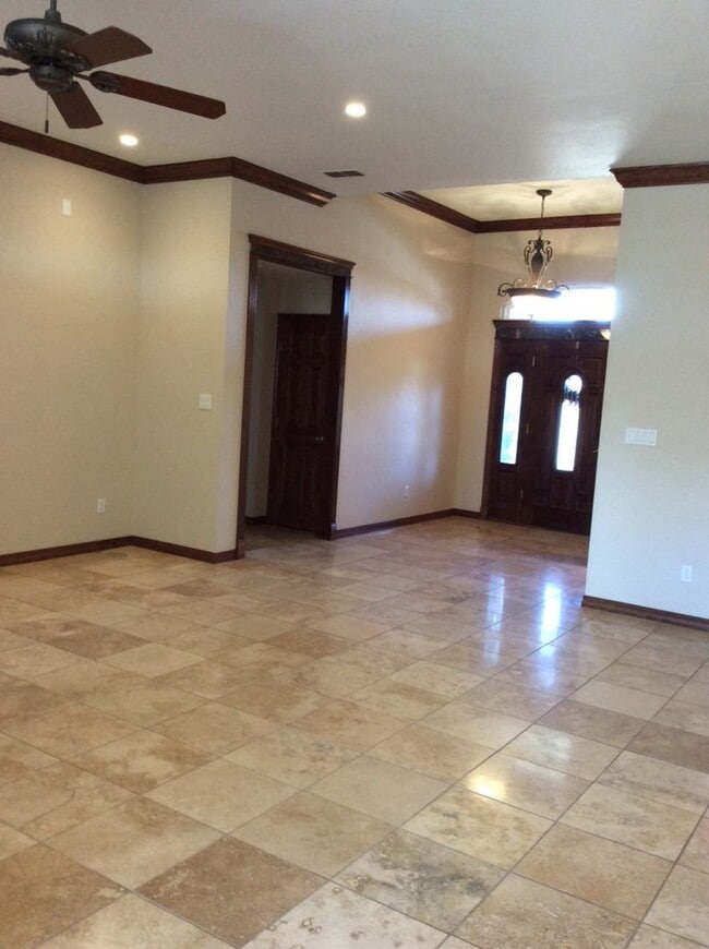 Building Photo - 108 Savannah Ct