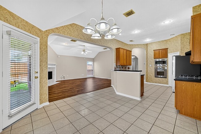 Building Photo - 4014 Shoreview Ln