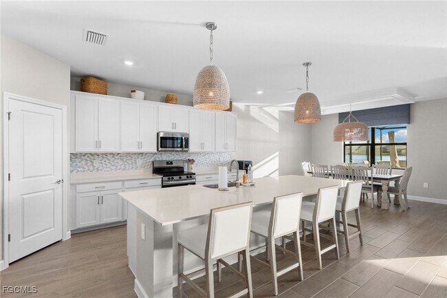 Building Photo - 10575 Timber Creek Dr