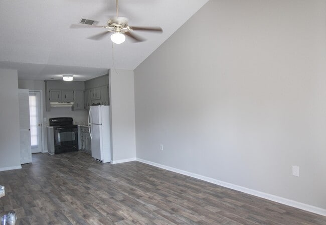 Building Photo - 140 Lanier Dr