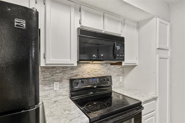 Building Photo - 2312 Balsam Dr