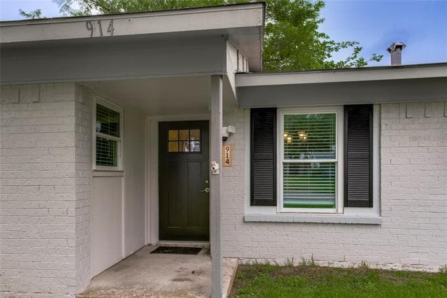 Building Photo - 914 Meadow Mead Dr
