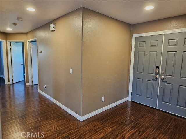 Building Photo - 525 Cedar View Dr
