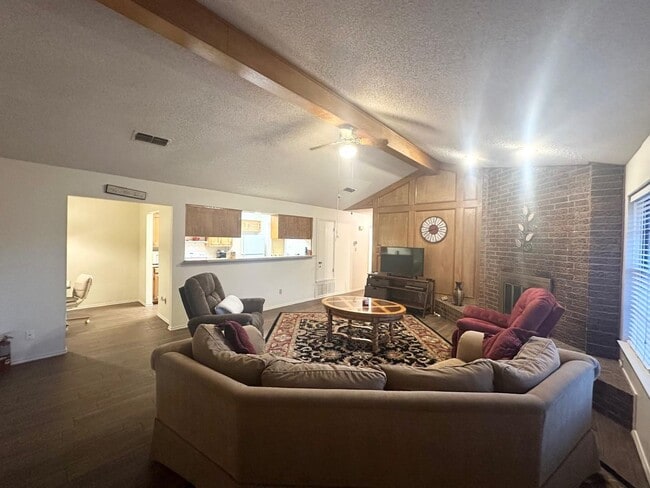 Building Photo - Fully Furnished 2 Bed 2 Bath