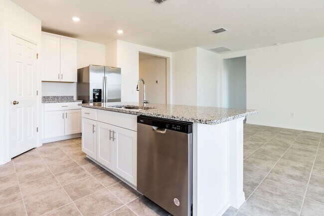 Building Photo - 4/3  Lawson Dunes in Haines City