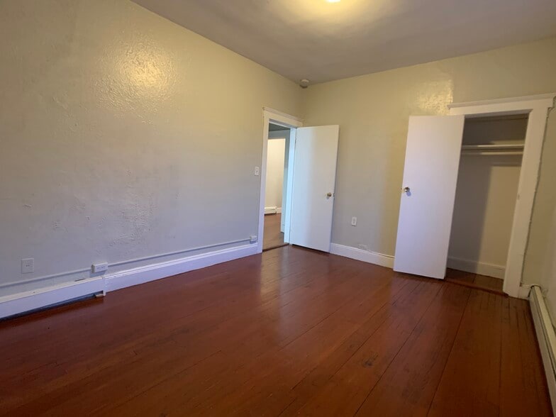 Building Photo - 165 Chiswick Rd