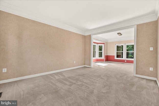 Building Photo - 6430 Bellevue Pl