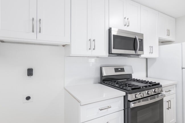 Building Photo - 1007 Cedar St