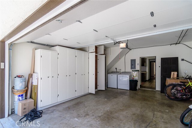 Building Photo - 313 Diamond