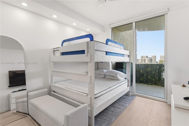 Building Photo - 17875 Collins Ave