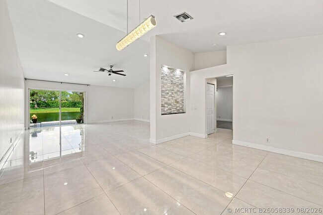 Building Photo - 1590 Orion Ln
