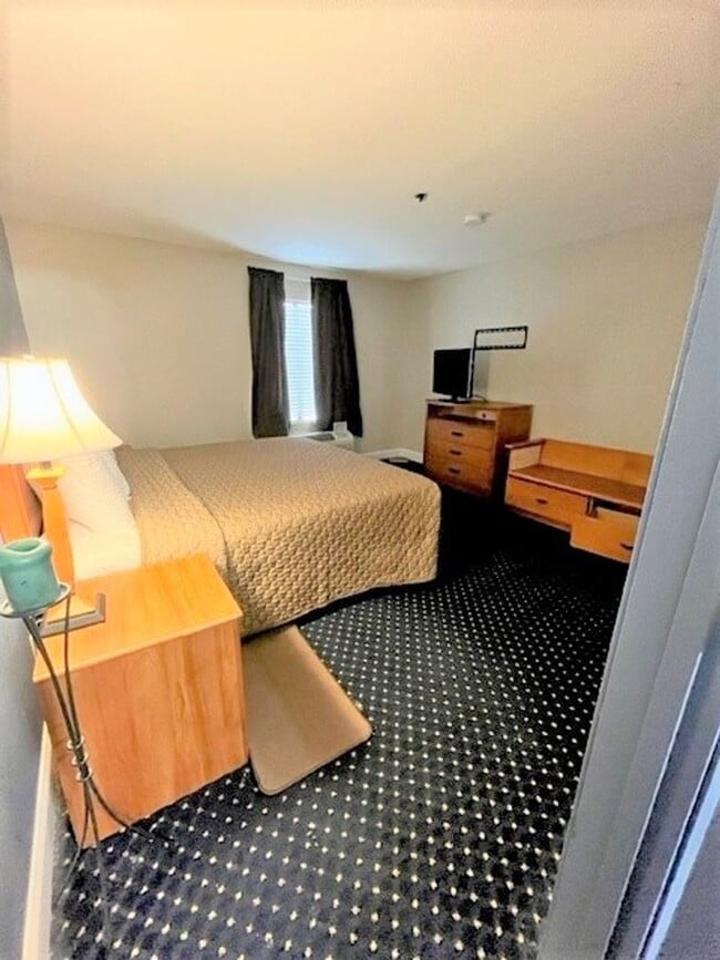 Building Photo - Unique Opportunity - Furnished Apartment with Ammenities