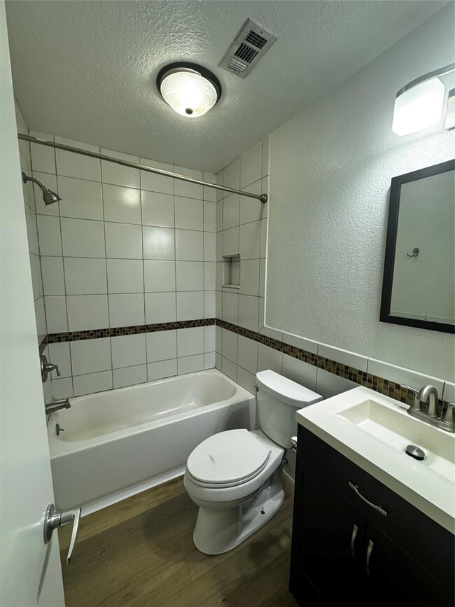 Building Photo - 1311 Barbara Dr