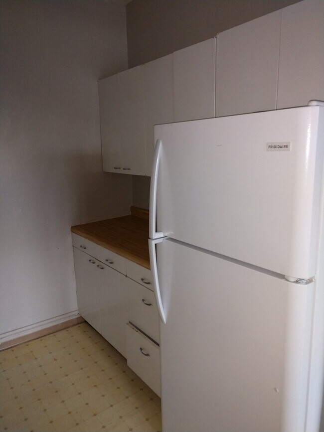 Building Photo - 2559 Flossmoor Rd