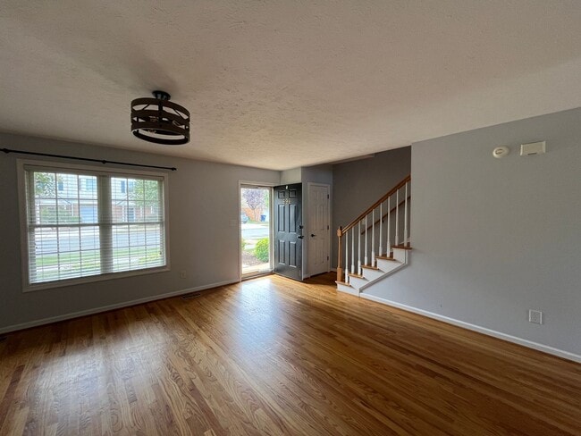 Building Photo - 696 Wyndhurst Dr
