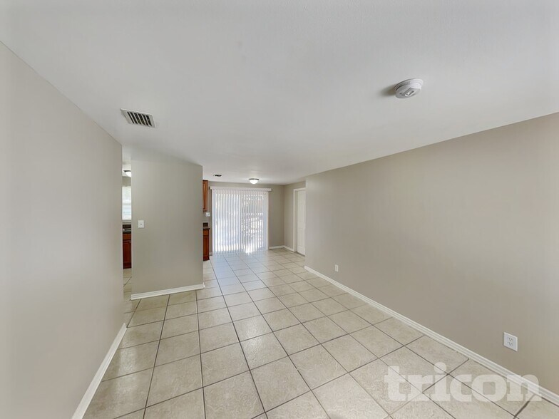 Building Photo - 5024 S 85th St