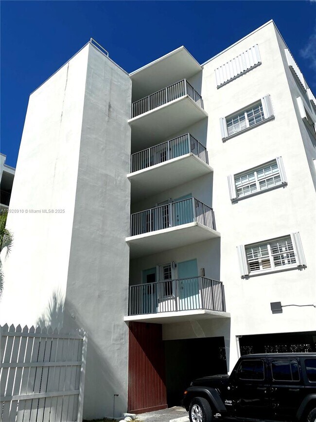 Building Photo - 300 Galen Dr