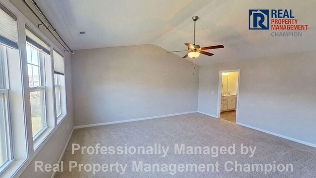 Building Photo - 4 BD/3.5 BA plus Bonus Room with Open Floorplan and Fenced Back Yard