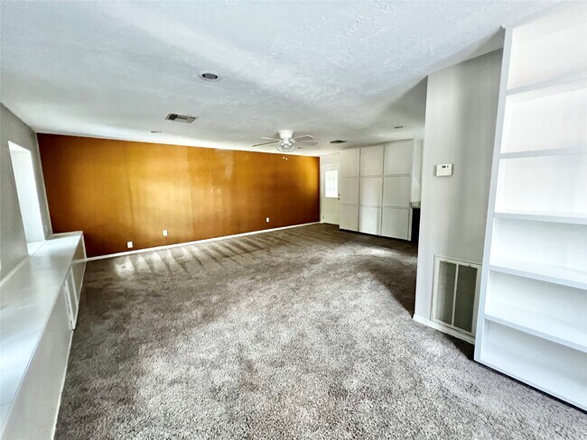 Building Photo - 17527 Forest Mist Dr