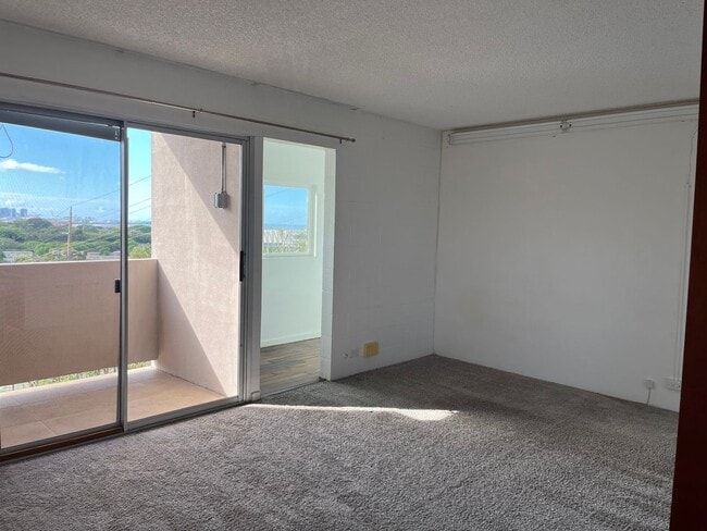 Building Photo - Salt Lake area - 2 bedroom, 1 bath unit with 1 parking - Avail Now!