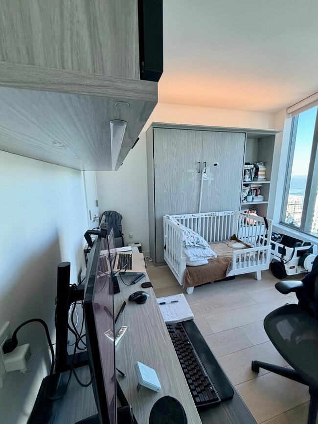 Building Photo - 201 Folsom St