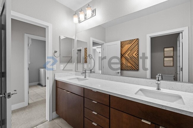 Building Photo - 285 Bear Creek Dr