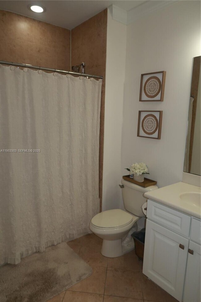 Building Photo - 9778 Bowline Dr