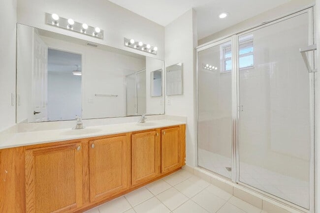 Building Photo - 441 Amador Ln