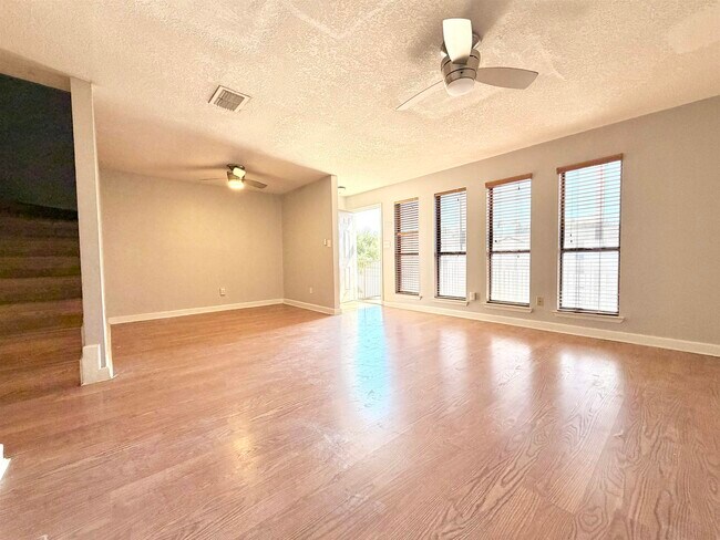 Building Photo - 101 W Del Mar Blvd