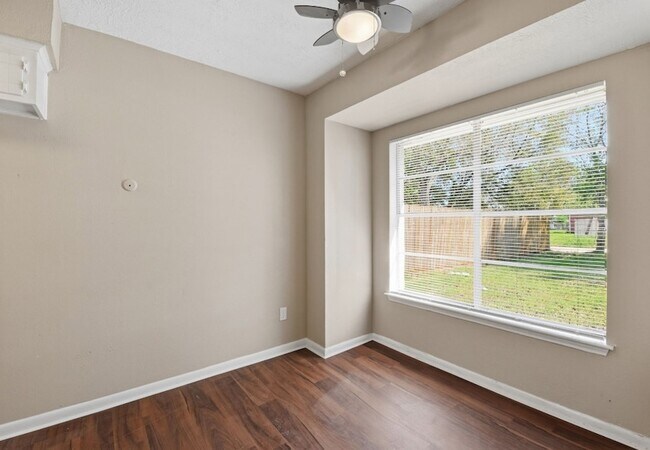 Building Photo - 3120 Royal St