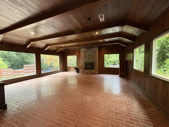 Building Photo - 4600 NW Cornell Rd