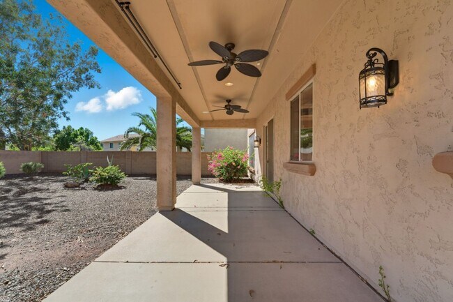 Building Photo - Spacious 3-Bedroom + Loft Home with Mountain Views in Stetson Valley