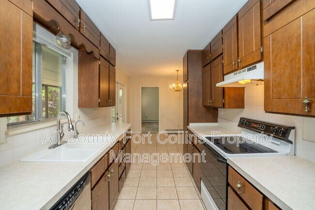 Building Photo - 508 Louise Ln