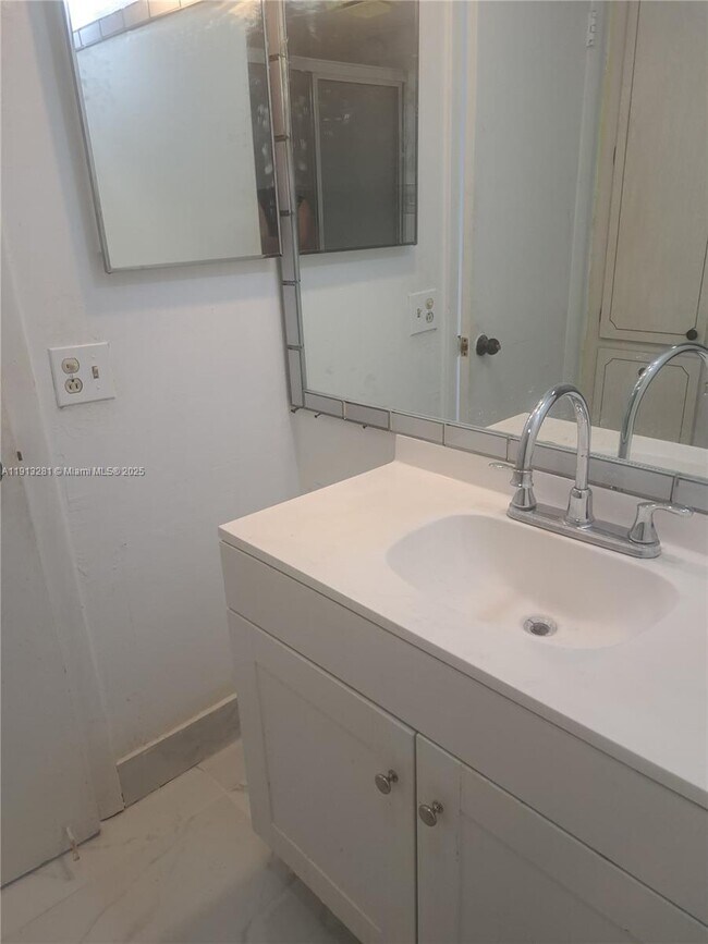 Building Photo - 8225 Sunrise Lakes Blvd