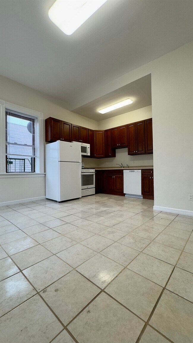 Building Photo - 99 Lembeck Ave