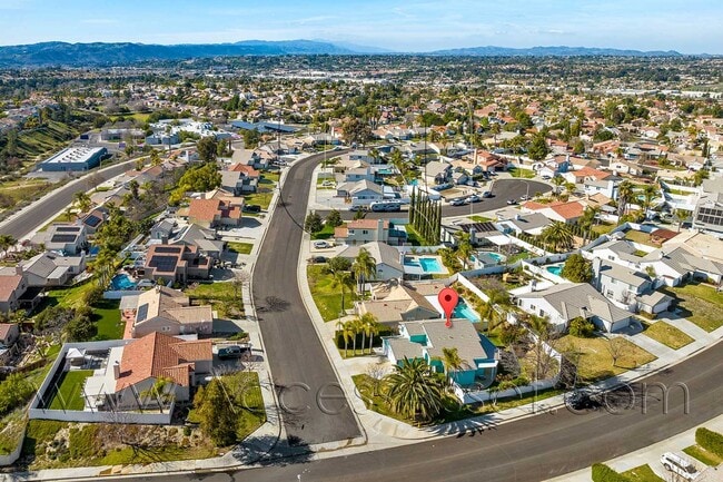 Building Photo - Beautiful 4 Bedroom Temecula Home with Private Backyard & Covered Patio